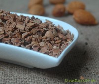 Mandelschalen süß geschnitten Mandelschalen süß geschnitten