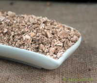 Bibernellwurzel geschnitten Bibernellwurzel geschnitten